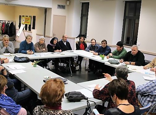 les participants au café débat "Créer un S.E.L d'associations"